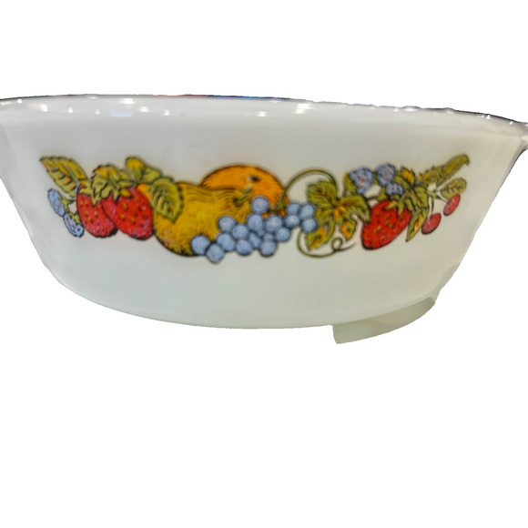 Vintage Anchor Hocking Fire King Milk Glass Casserole Dish Fruit Design 1 1/2 Qt - Picture 5 of 7